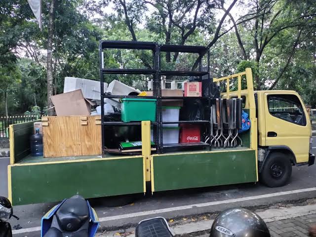 Sewa Truk untuk Relokasi Toko dan Peralatan Usaha